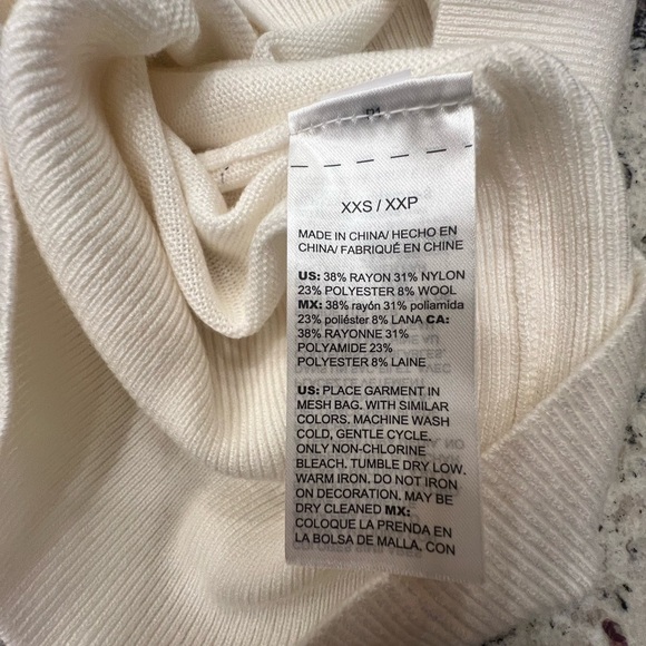 White House Black Market Women's Sweater V Neck Petite Size: XXS New Ecru NWT - Picture 9 of 9